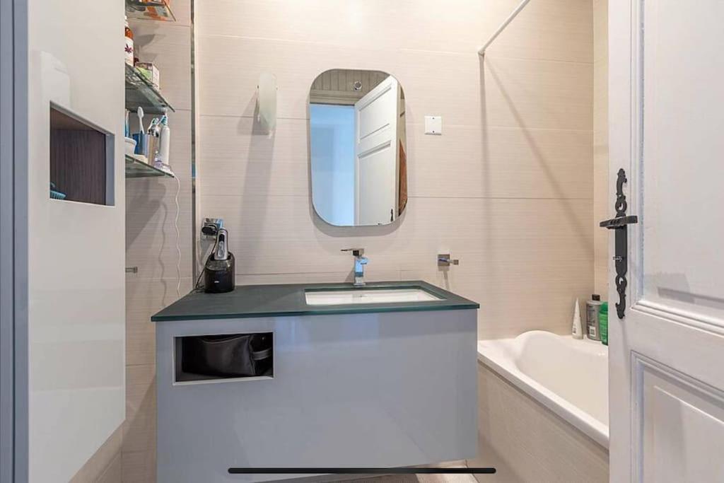 شقة Exceptionnel 3 Pieces Art Deco En Dernier Etage Avec Garage Prive Centre بياريتز المظهر الخارجي الصورة